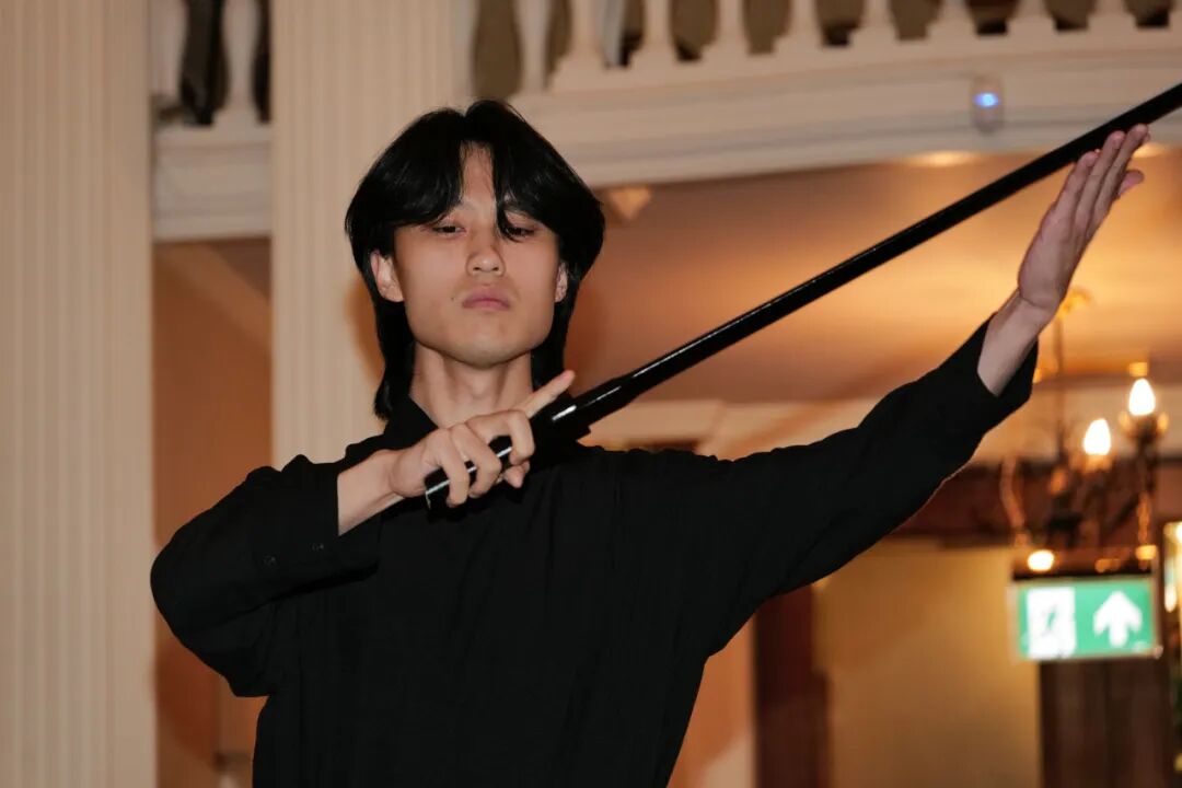 Face-changing performance 4